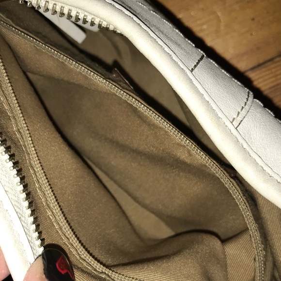 Coach purse , USED, winter white color , LEATHER - Picture 5 of 8